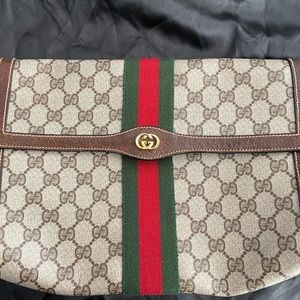 Gucci make up clutch 9” x 12” in perfect condition